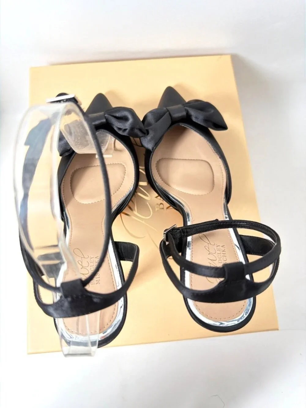 Jewel Badgley Mischka Yanna Womens Black Satin Bow Pointed Toe Heels Size 6.5